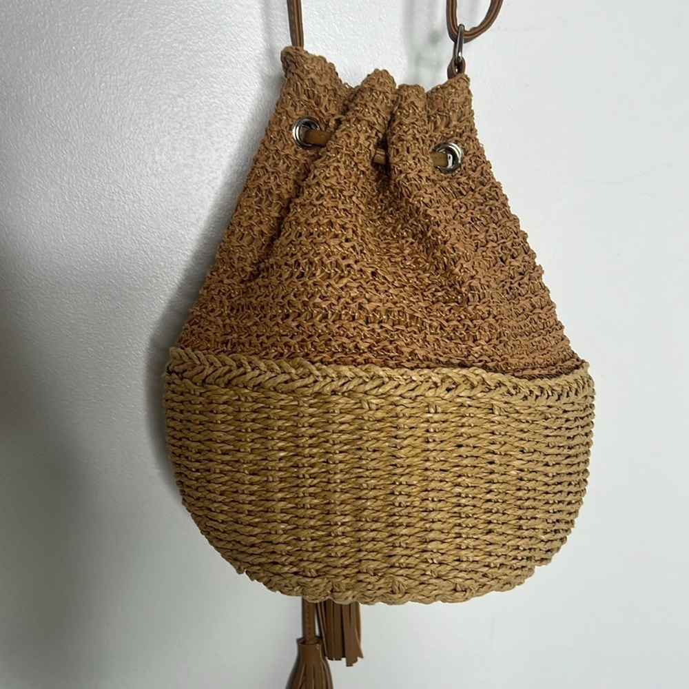 Collection XIIX wicker Crossbody Bucket Bag Drawstring Woven Rattan - Picture 5 of 10